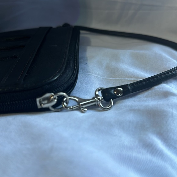 Women’s black fossil wristlet - Picture 5 of 6